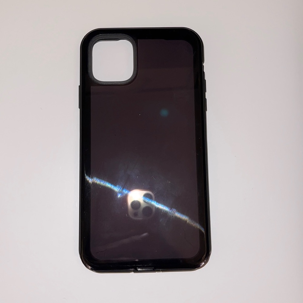 iPhone 11 pro max Lifeproof case